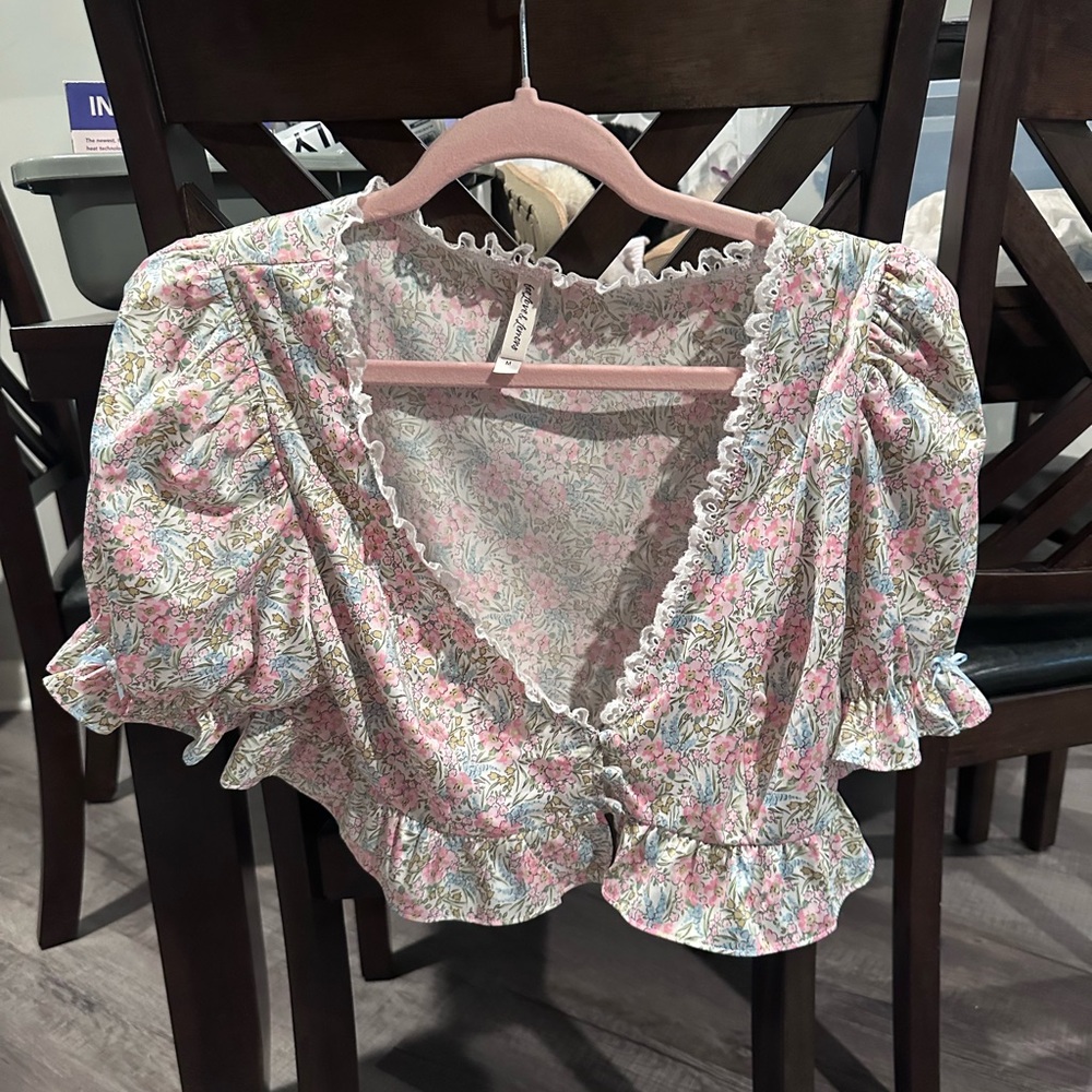 For love of lemons floral lace crop top size medium